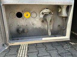 Broshuis 3ABSD Lowloader 3-axle / GVW: 59.000kg / Neck: ...