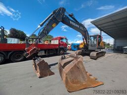 VOLVO EC 220 / SW + 2 Löffel