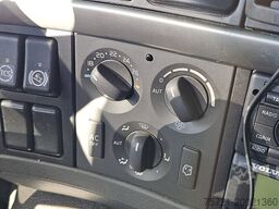 VOLVO FM 11.330 6X2 FRIGOBL. LIFT