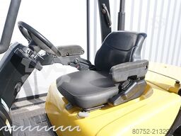 Yale GDP25VX Diesel Stapler