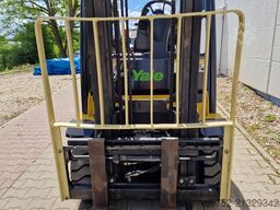 Yale GDP25VX Diesel Stapler