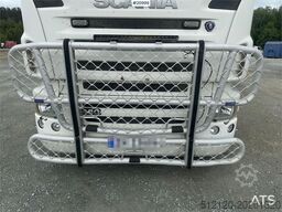 Scania 480 6x2 truck w/ hydraulics and new engine.