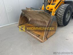 Liebherr L526