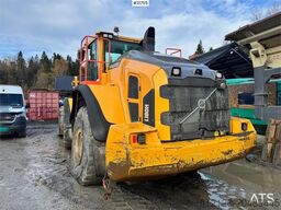 Volvo L180H Wheel Loader w/ Bucket.
