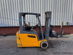 Jungheinrich EFG 220 / 677 Std.