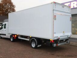 Mercedes-Benz 519 CDI V6 Motor 519 CDI V6 Motor + B.E Trailer