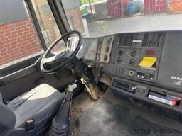 MAN 18.264 4x4 Straßenwaschwagen/Wasserwagen