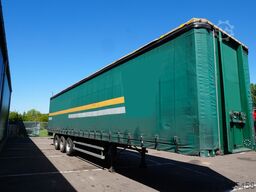 Burg 3 axle curtainside trailer
