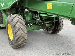 John Deere T560i