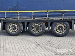 Schmitz Cargobull Curtainsider Mega