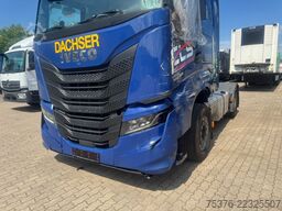 IVECO S-Way 530 damaged