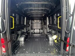 VOLKSWAGEN Crafter Kombi Kasten 35 L3H3 Autom. AHK 270Türen