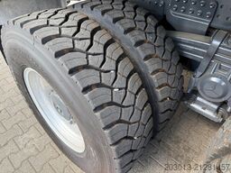 MERCEDES-BENZ Arocs 4145 8X6 Kipper Schwarzmüller