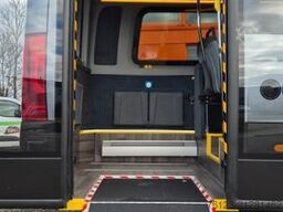 MERCEDES-BENZ Sprinter 517 Heckniederflur Vorlauffahrzeug