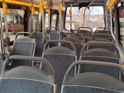 MERCEDES-BENZ Sprinter 517 Heckniederflur Vorlauffahrzeug