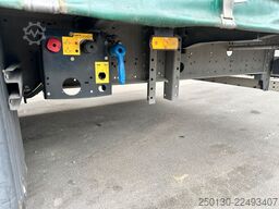 SCHMITZ CARGOBULL SCB*S3T MegaTrailer Curtainsider Edscha