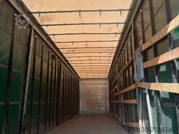 SCHMITZ CARGOBULL SCB*S3T MegaTrailer Curtainsider Edscha