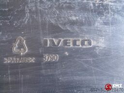 Iveco Occ zijdeel boven spatbord voor links