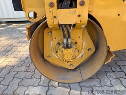 CATERPILLAR CB2.7 / 2018 BJ / 845 H / 2.5 Tonnen