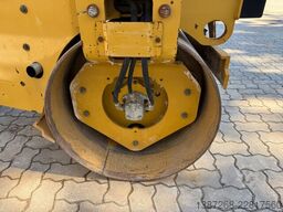 CATERPILLAR CB2.7 / 2018 BJ / 845 H / 2.5 Tonnen
