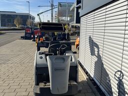 Nilfisk SW 4000 Aufstitzkehrmaschine