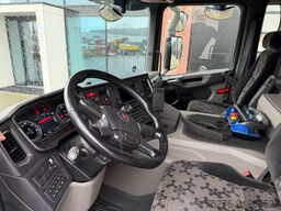 Scania P370 XT 6x2 HMF 3220-K6+Fly jib FJ600-K3 Euro 6D