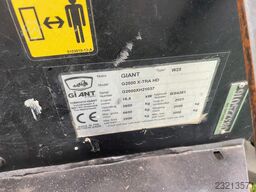 Giant G2500HD Xtra shovel