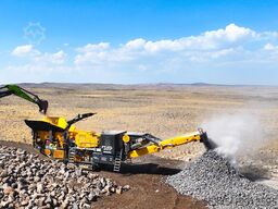 FABO tracked mobile jaw crusher