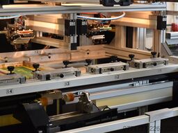 Automatyczna maszyna CNC do sitodruku UV SD2-C4-UV