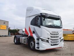 Iveco S-WAY AT460S