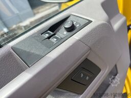 VOLKSWAGEN CRAFTER 2.0TDI 8 SITZER TEMP. KLIMA AHK 1.HAND