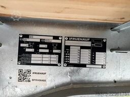 Fruehauf City Curtainsider steering axle