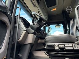 SCANIA R 560