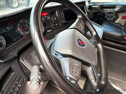SCANIA R 560