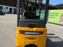 Jungheinrich Typ EFG 216k mit Ladegerät EFG 216k