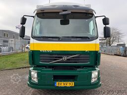 Volvo FL 240 / 6 Cylinder / 18 Tons / Manual / Tail L...