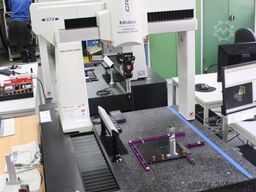 MITUTOYO Crysta Apex S574