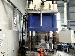 FIBRO Four-column press 315 t