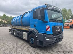 MAN 26.330 BL 6x2/4 14cbm Saugwagen