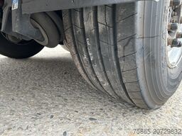 Schmitz Cargobull SCB S3B / Box Trailer / 2x Liftaxle / APK TUV 0...