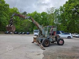  Craiova IH Radbagger ( Romania ) mit 2 Schalengr