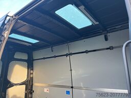 Mercedes-Benz Sprinter 215 CDI Kasten  Klima Distr. Sitzh. AHK ParkPaket