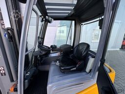 Jungheinrich EFG320 + Ladegerät 3753--EK