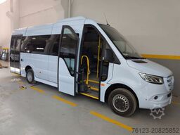 MERCEDES-BENZ Sprinter 517 Heckniederflur Vorlauffahrzeug