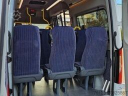 MERCEDES-BENZ 3 x Lagerfahrzeug Bürgerbus Niederflur 9 Sitze