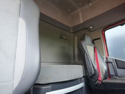 Renault T 460 tractor unit 648.900KM