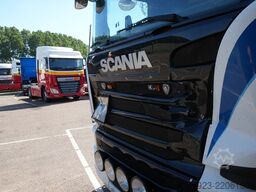 Scania R 450 tractor unit damaged front