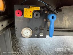 Schmitz Cargobull Curtainsider Standard Staplerhalterung