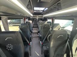 VOLKSWAGEN Crafter 21+3 Bus Automatik Klima Heizung