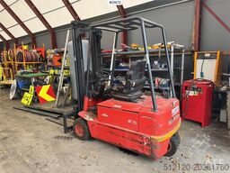 Linde E16 EL Truck w/extensions.